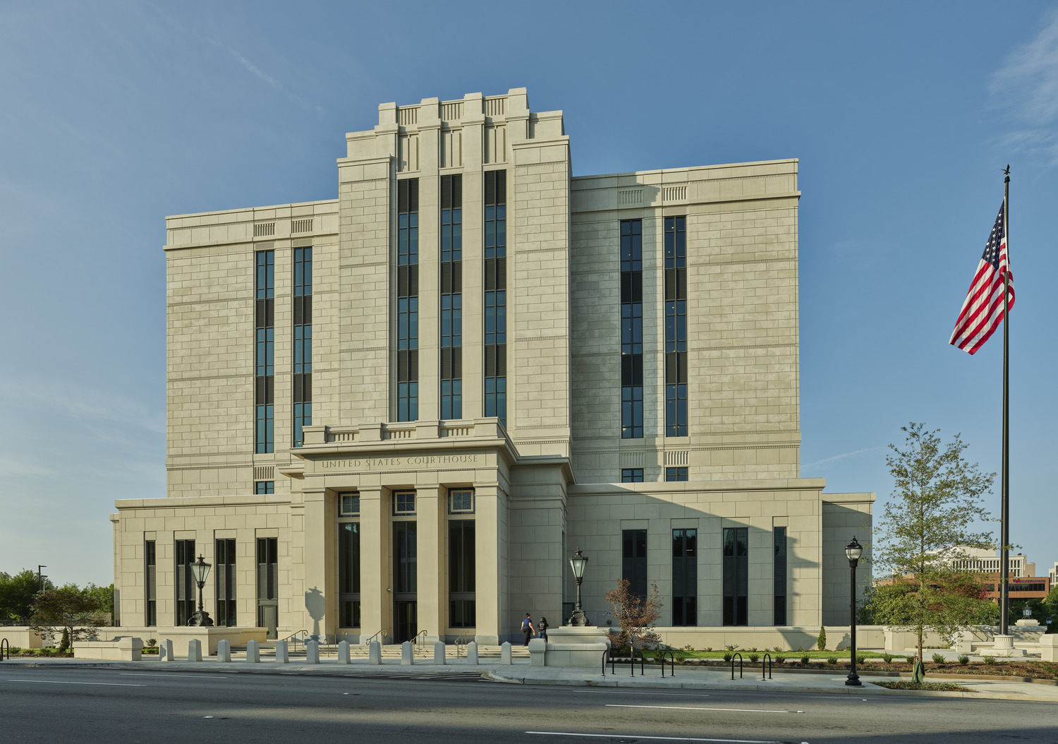 Ch 4 - page 6

Carroll A. Campbell Jr. U.S. Courthouse
North elevation